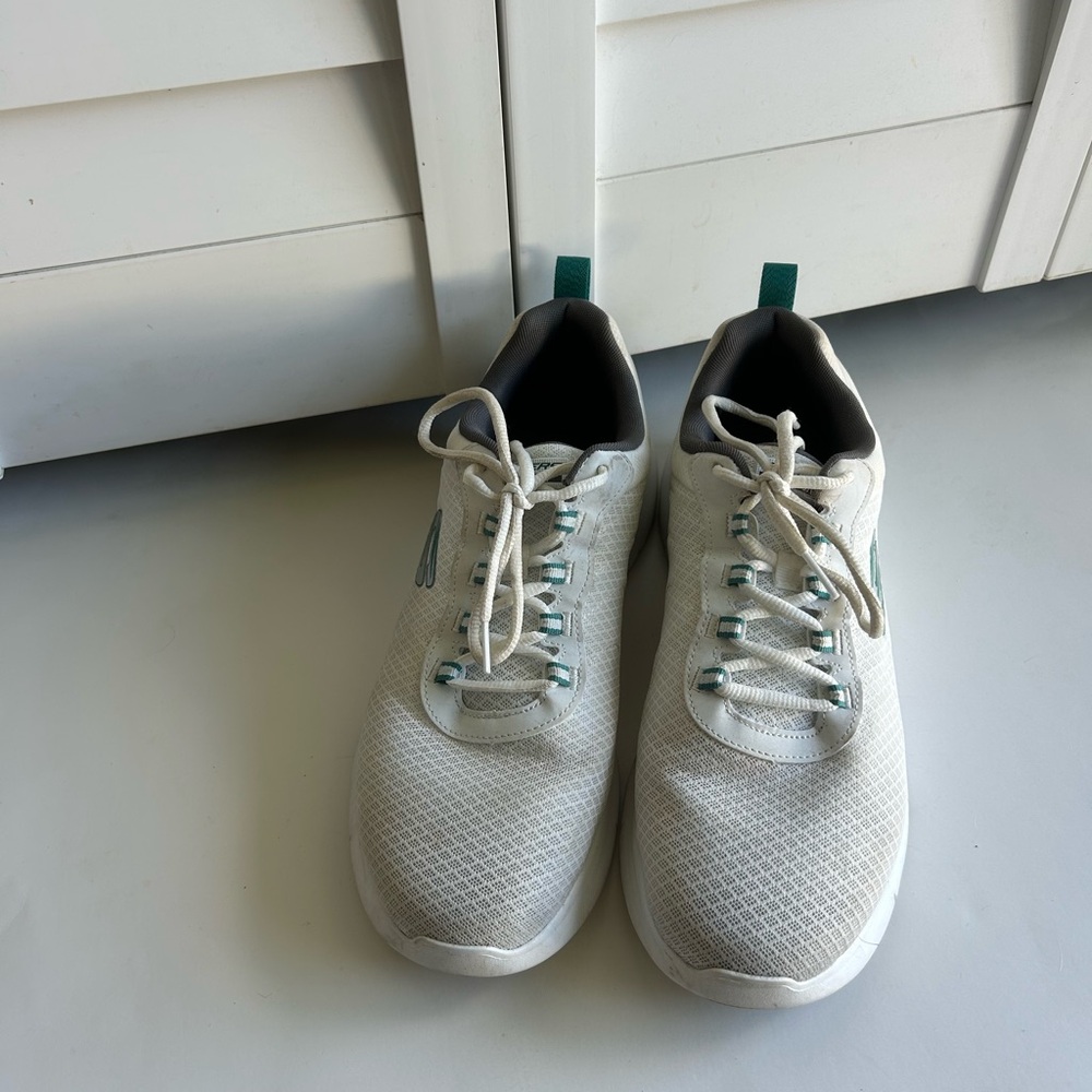 Men’s Skechers White and Green Lightweight Sneakers
